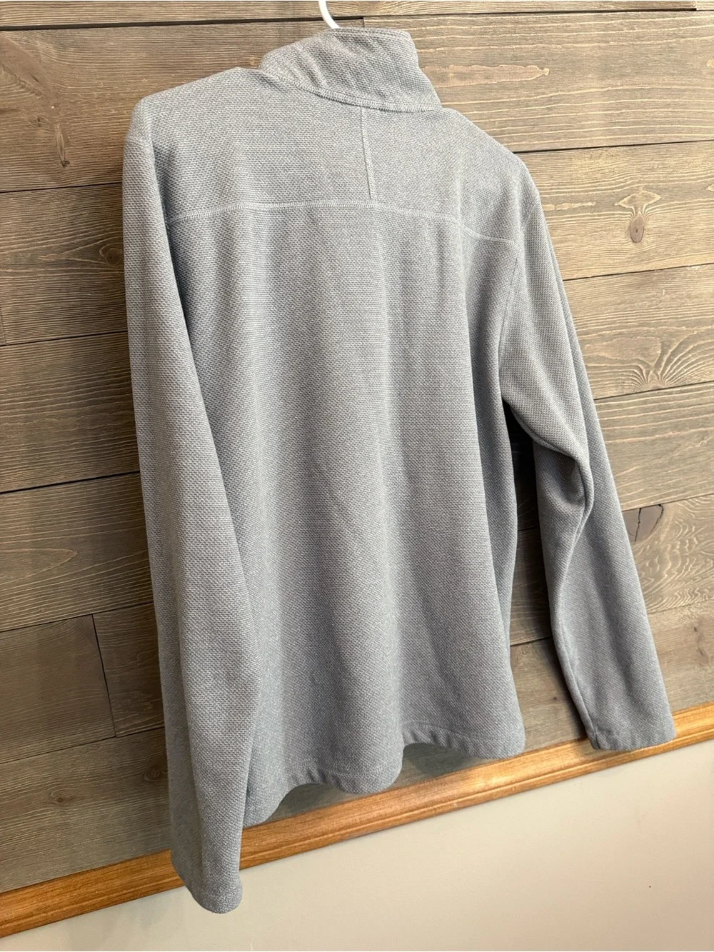 The North Face Men's Light Gray Half-Zip Fleece Pullover